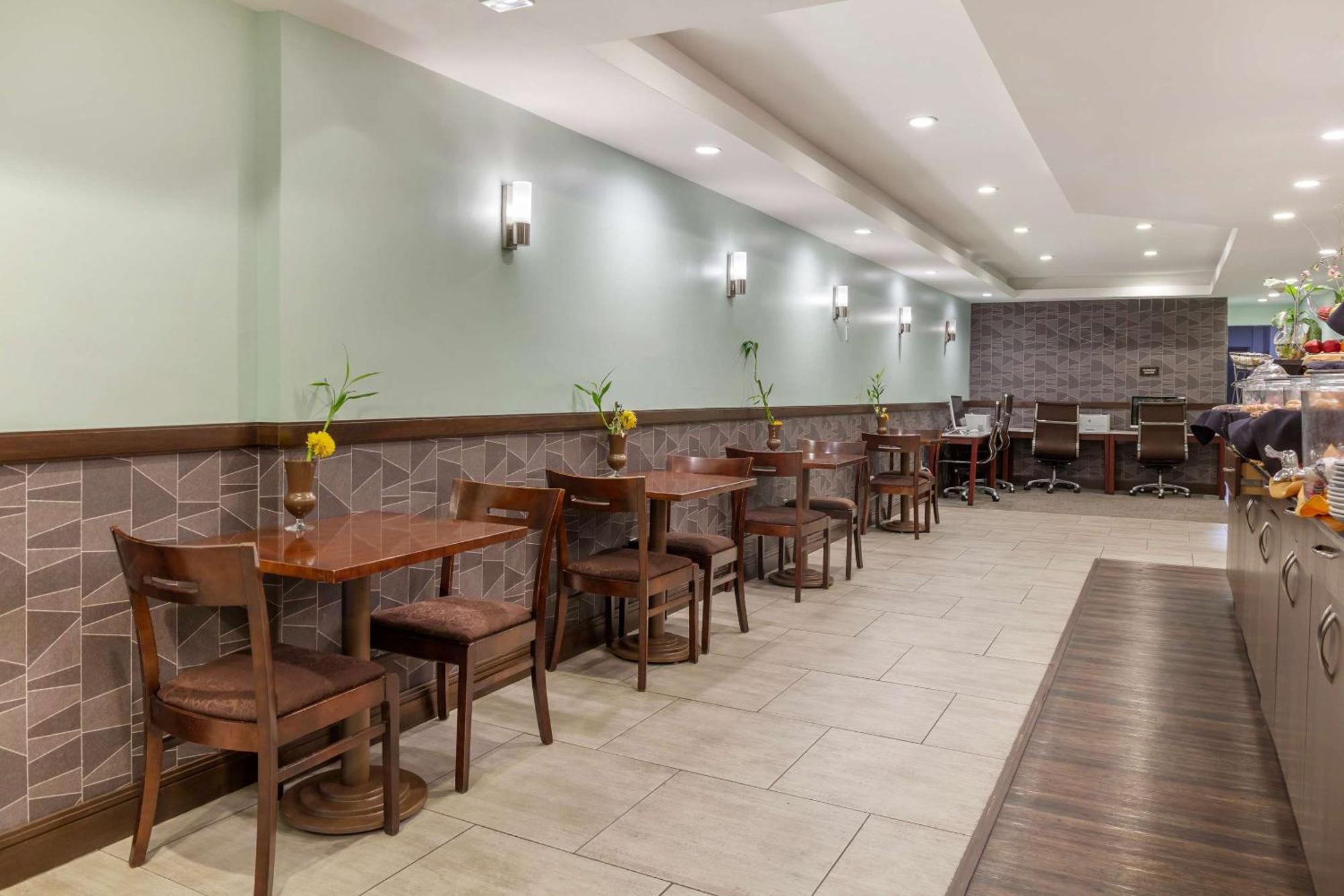Radisson Hotel Southfield-Detroit Екстериор снимка