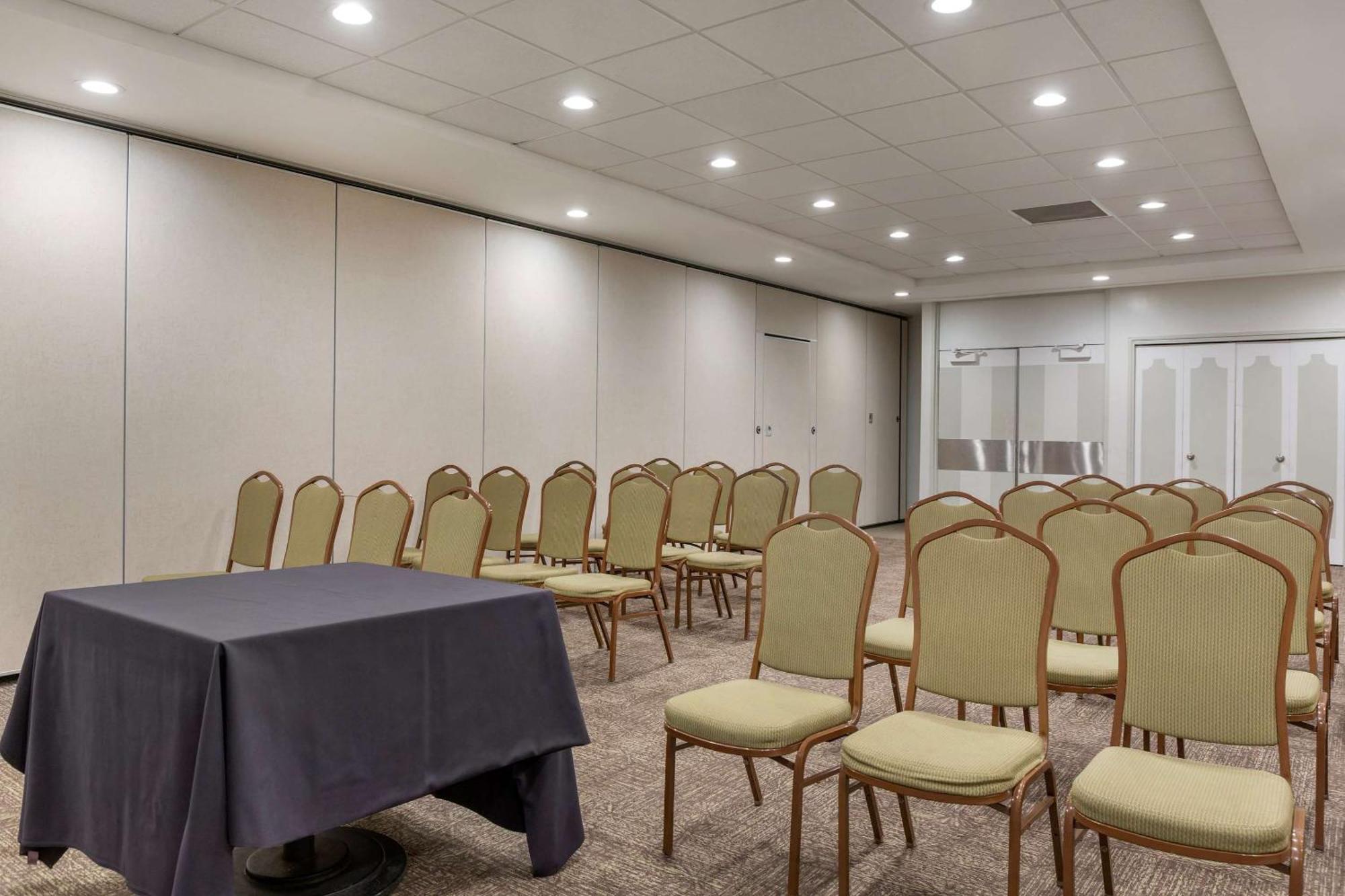 Radisson Hotel Southfield-Detroit Екстериор снимка