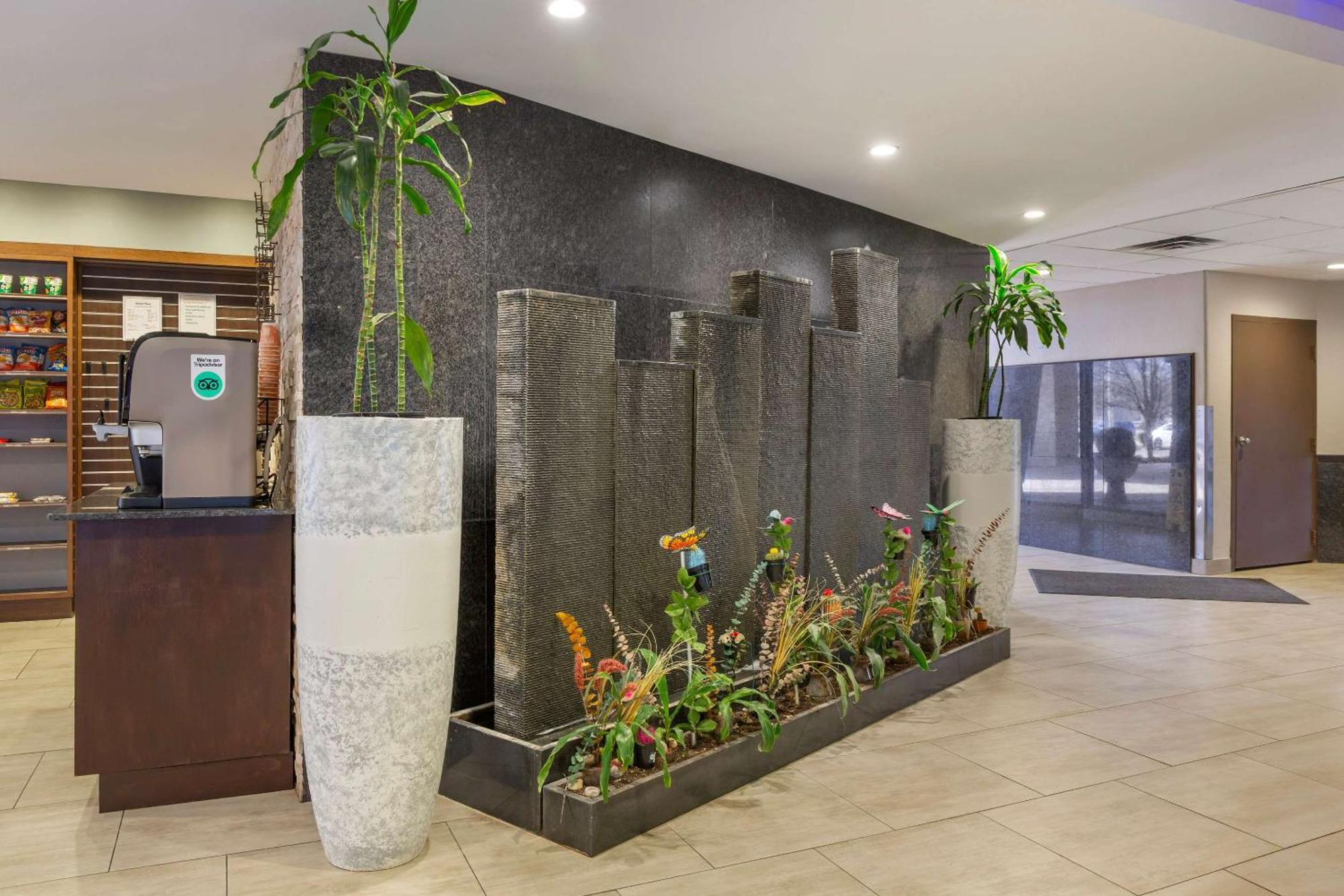 Radisson Hotel Southfield-Detroit Екстериор снимка